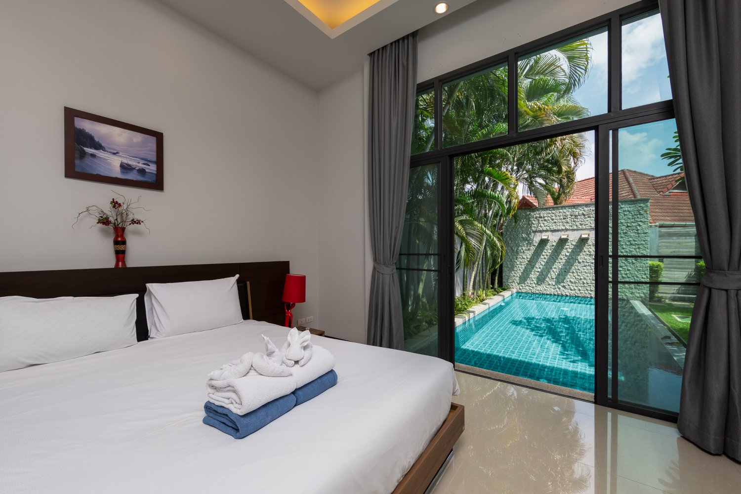 Property image - full photo 12