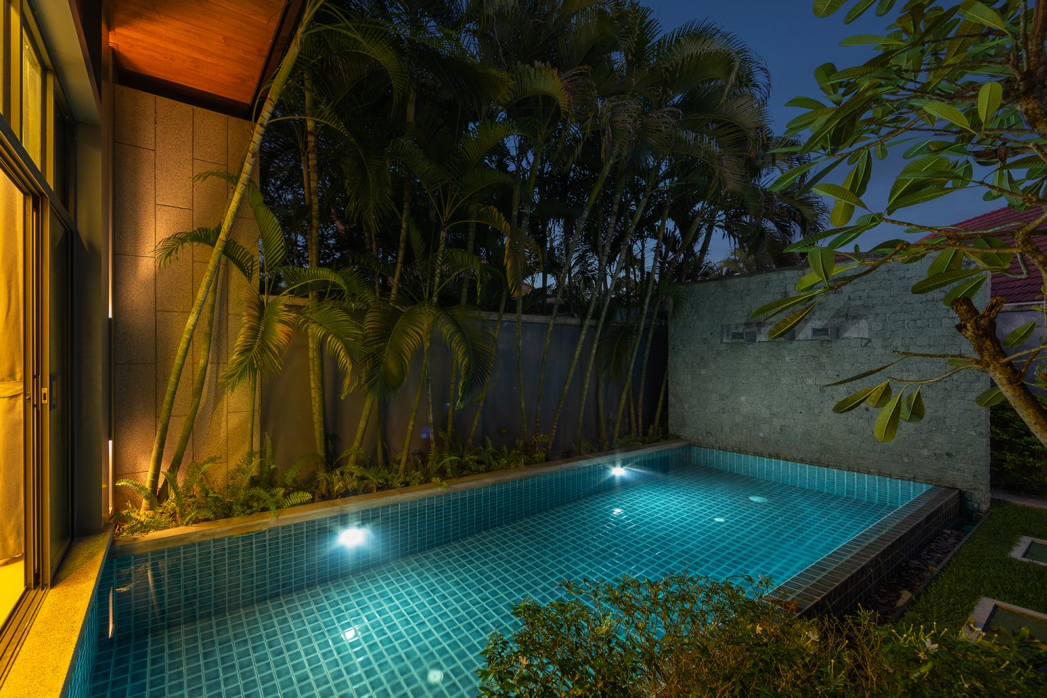 Property image - full photo 5
