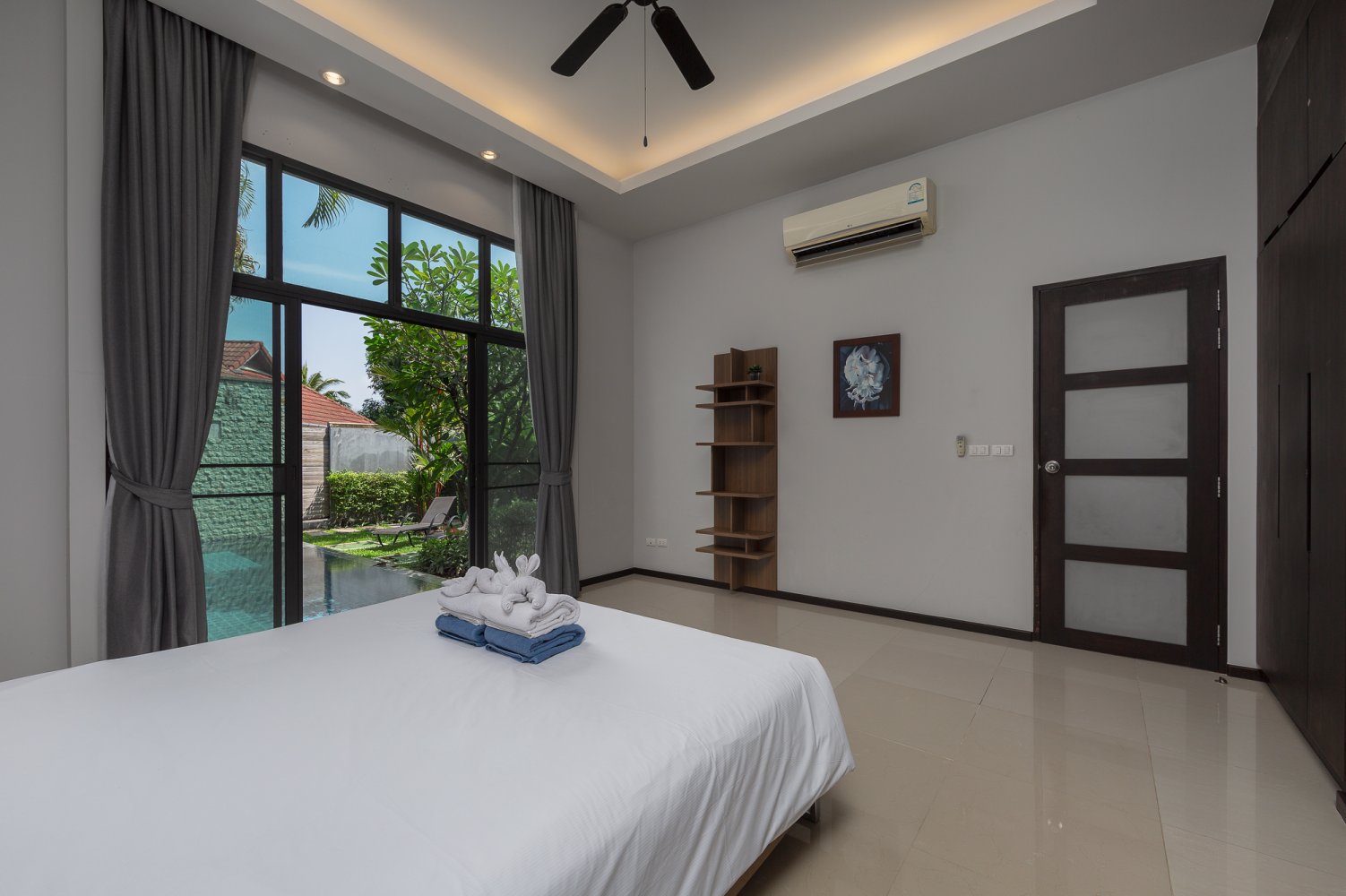 Property image - full photo 15