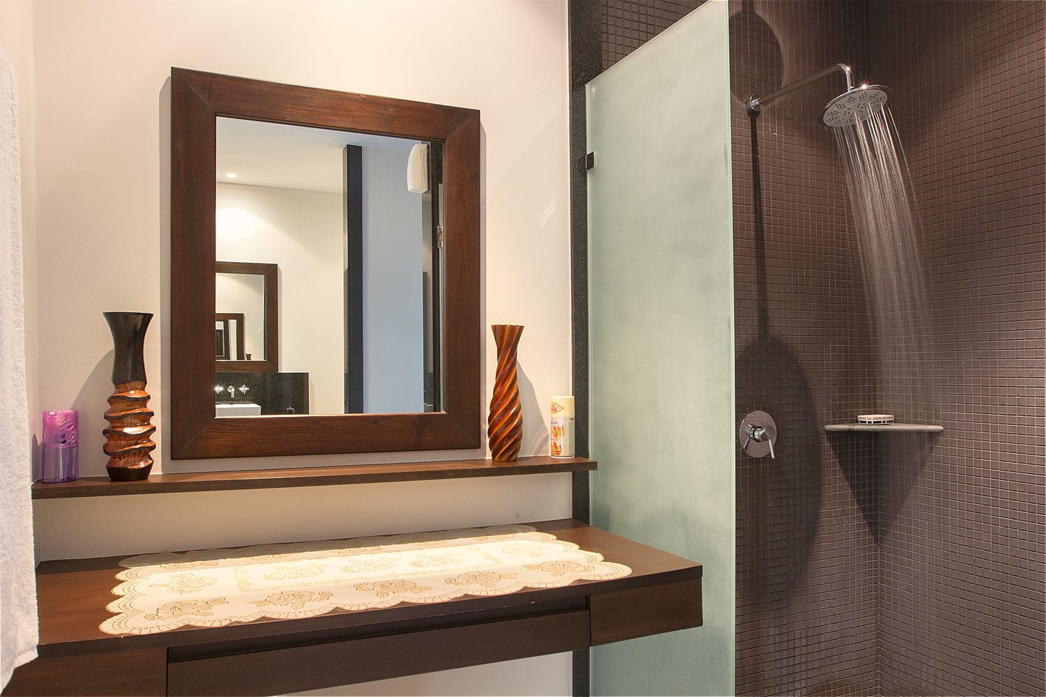 Property image - full photo 16