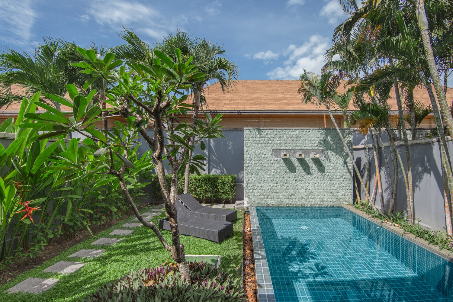 Property image - full photo 36