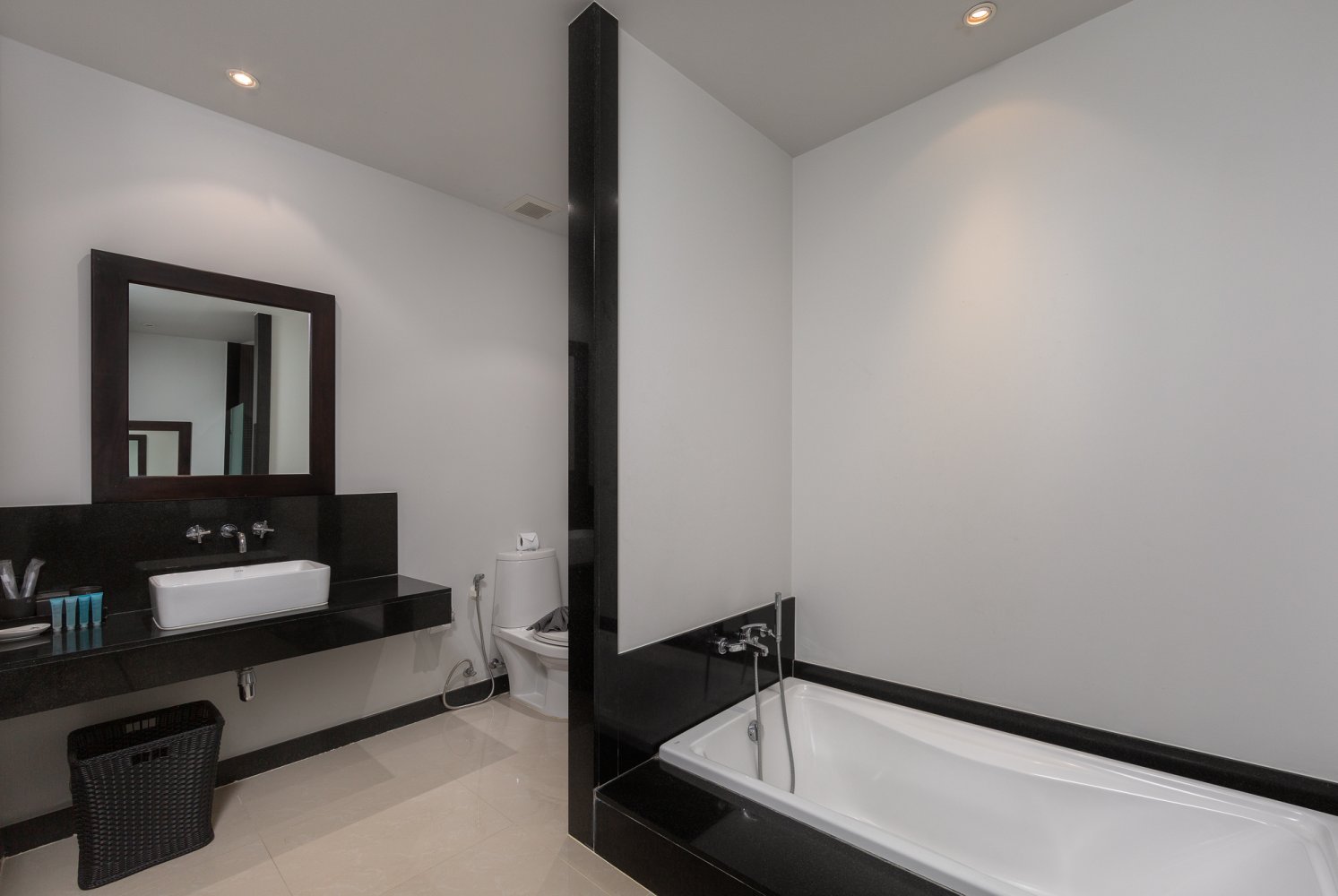 Property image - full photo 17