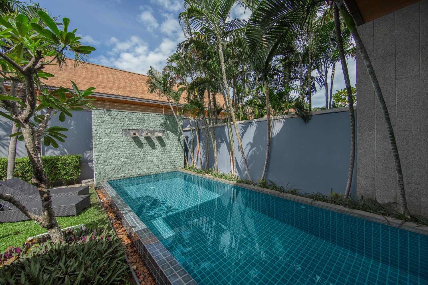 Property image - full photo 37