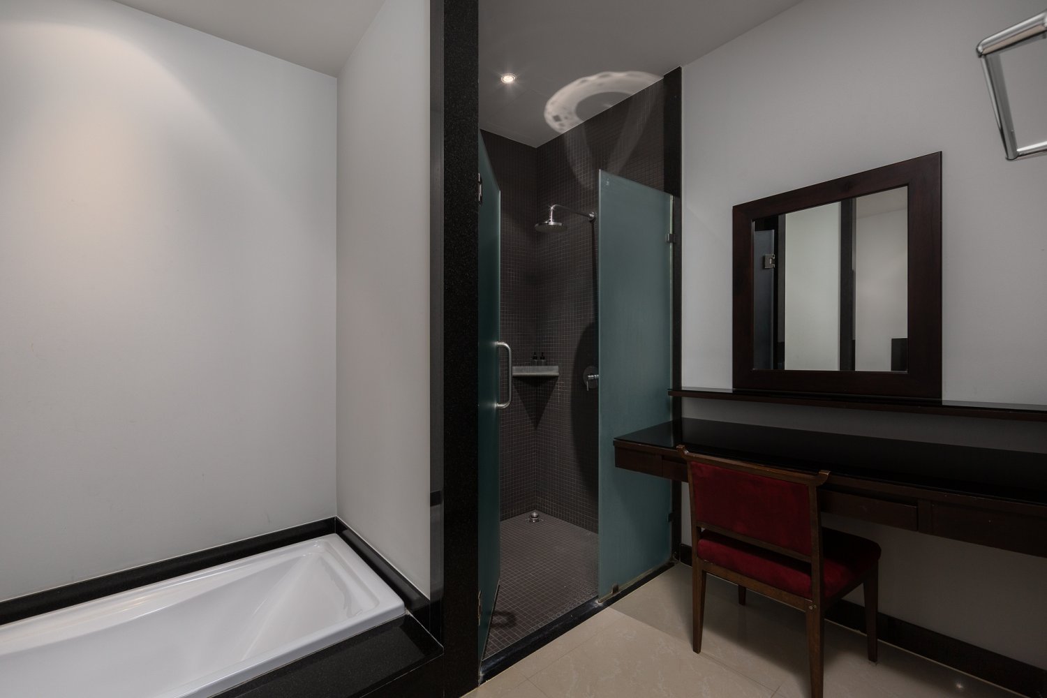 Property image - full photo 18