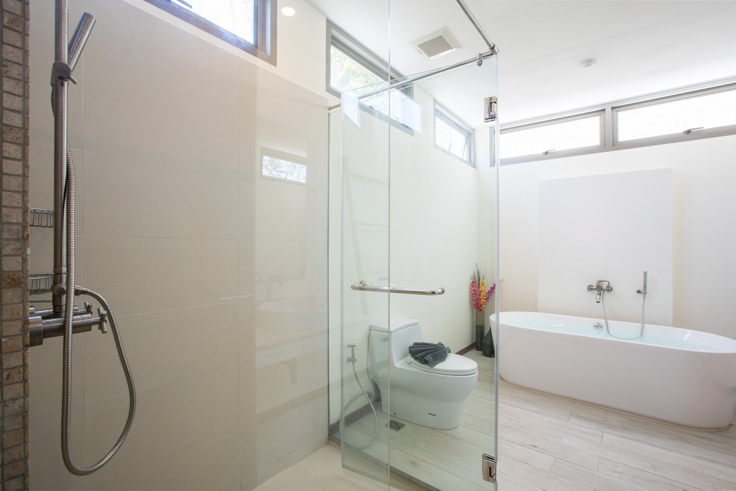 Property image - full photo 25