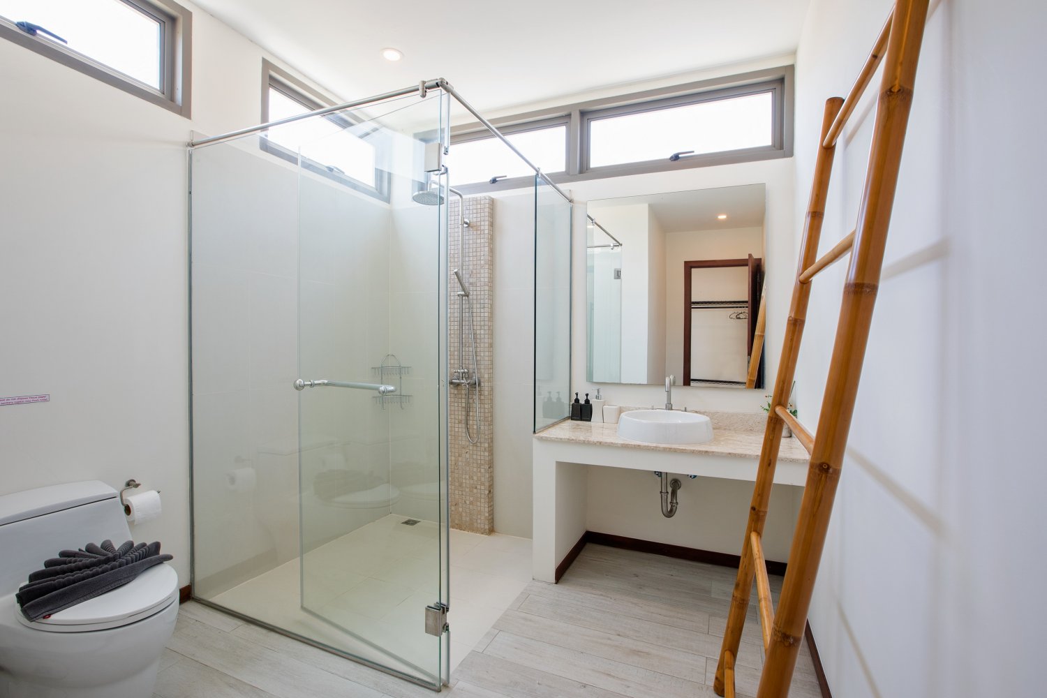 Property image - full photo 9