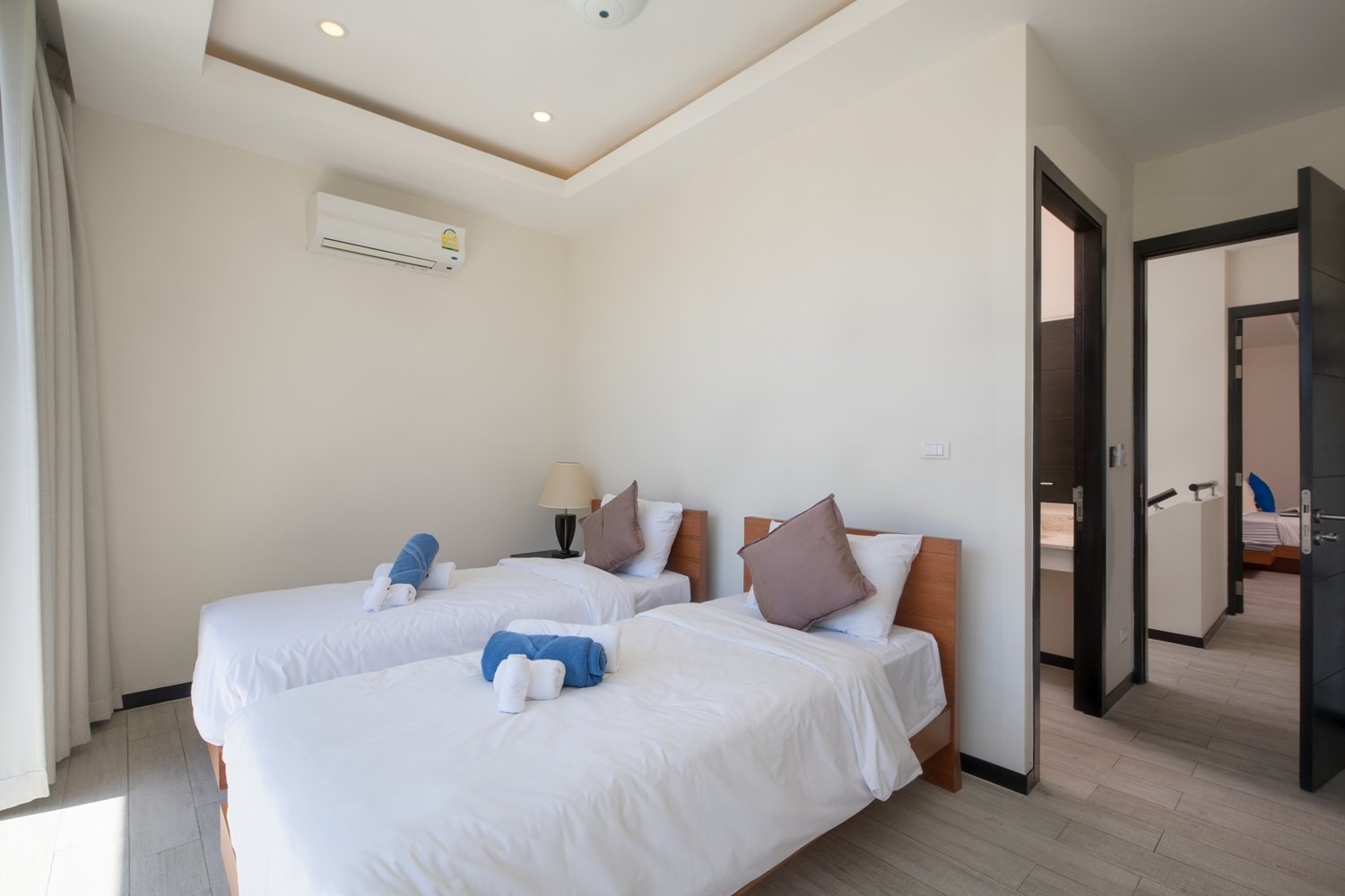 Property image - full photo 15
