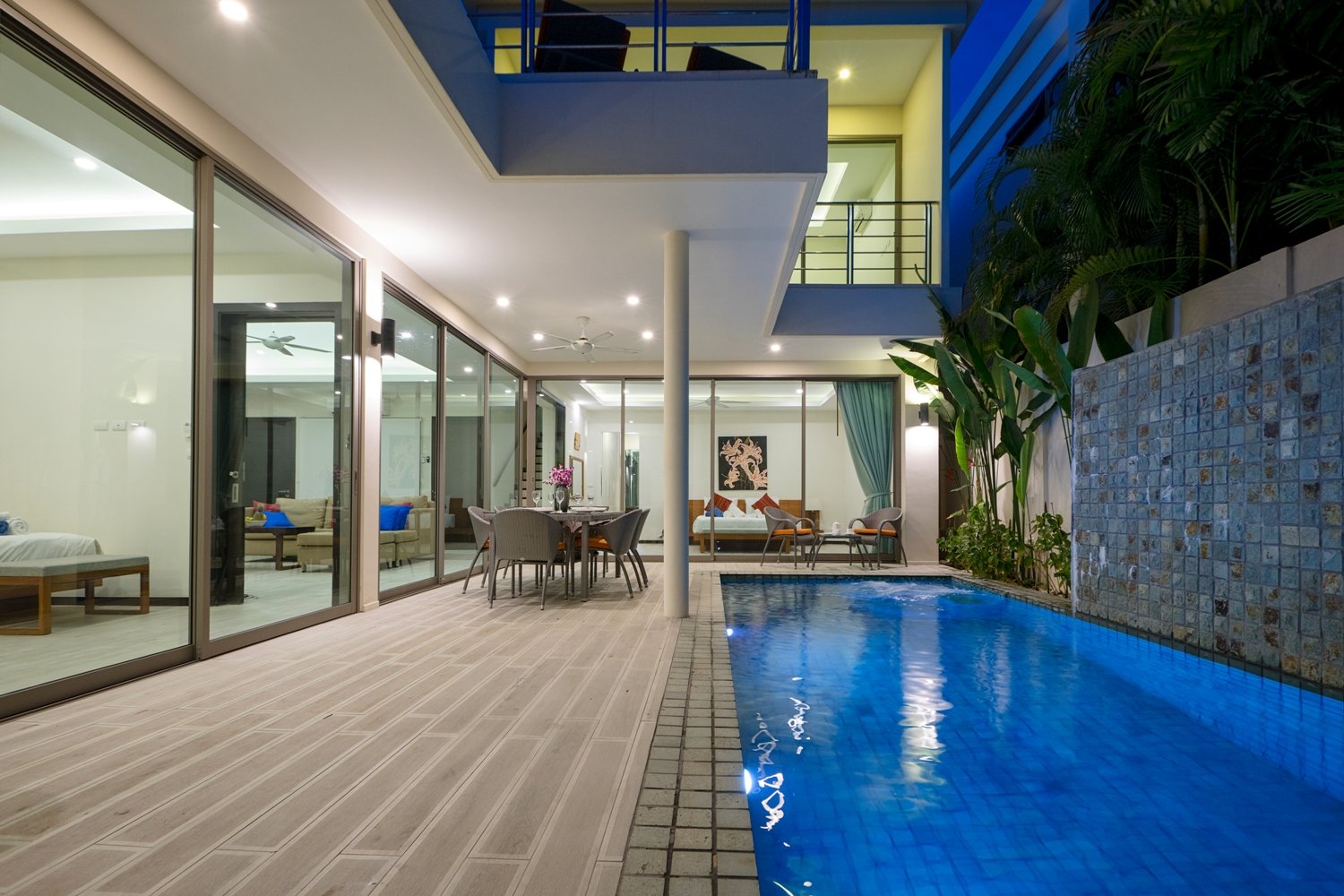 Property image - full photo 2