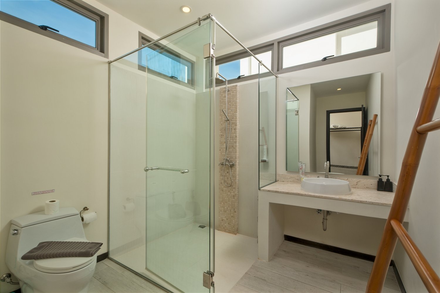 Property image - full photo 9