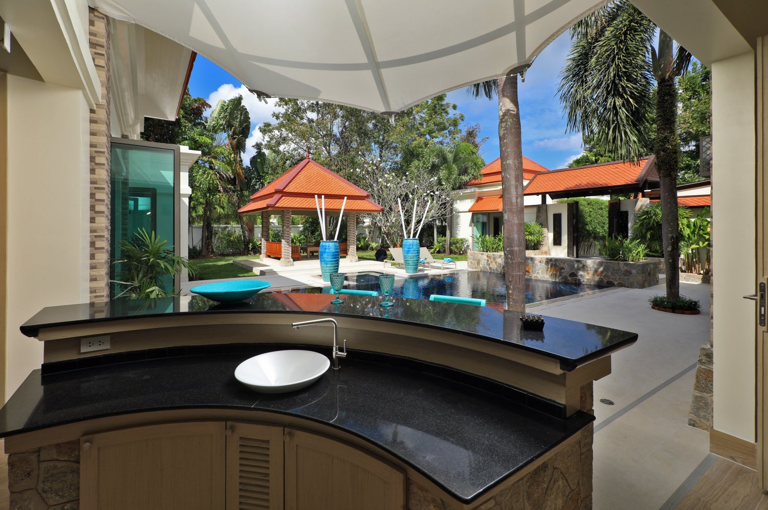 Property image - full photo 11