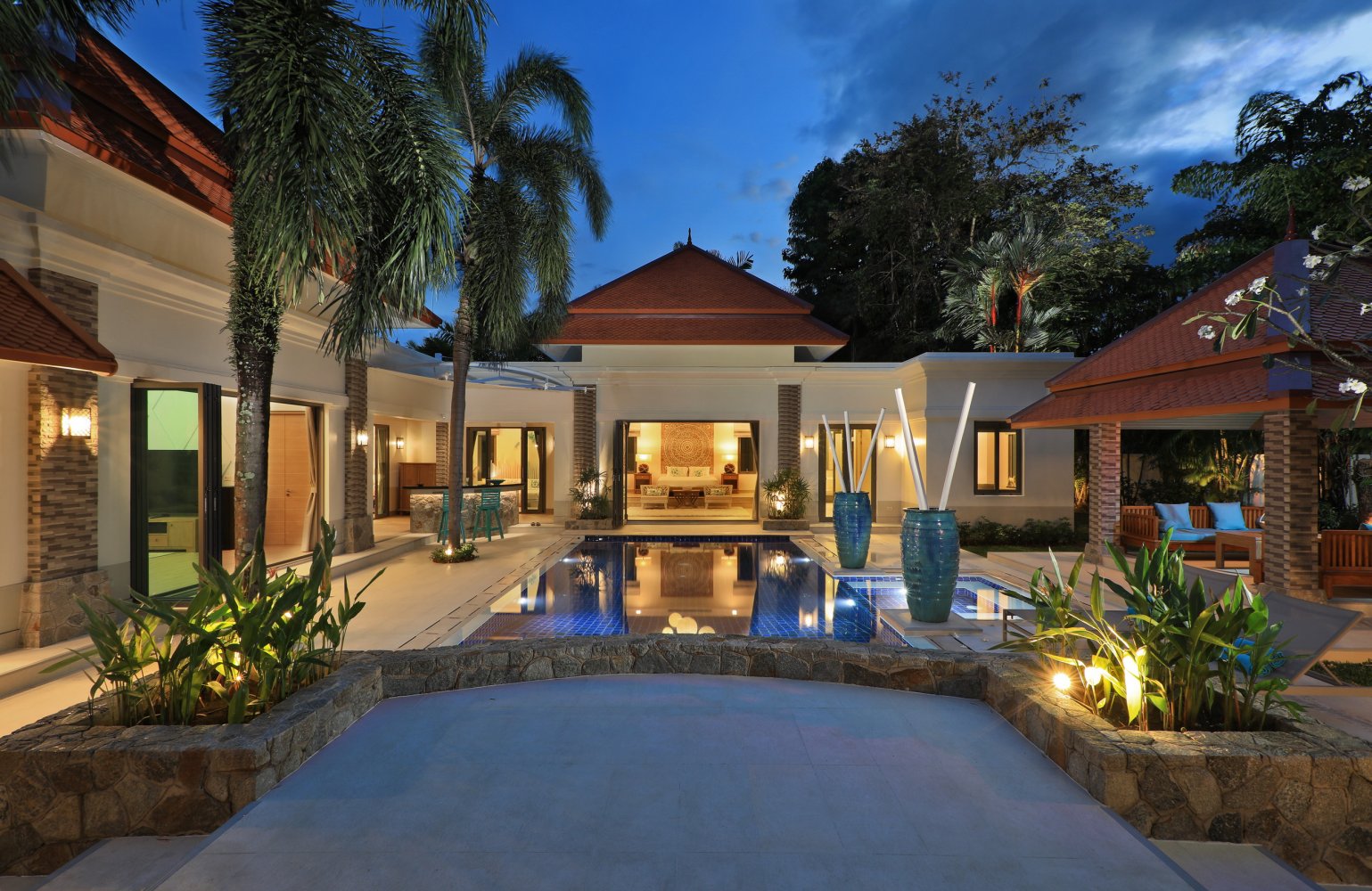 Property image - full photo 2