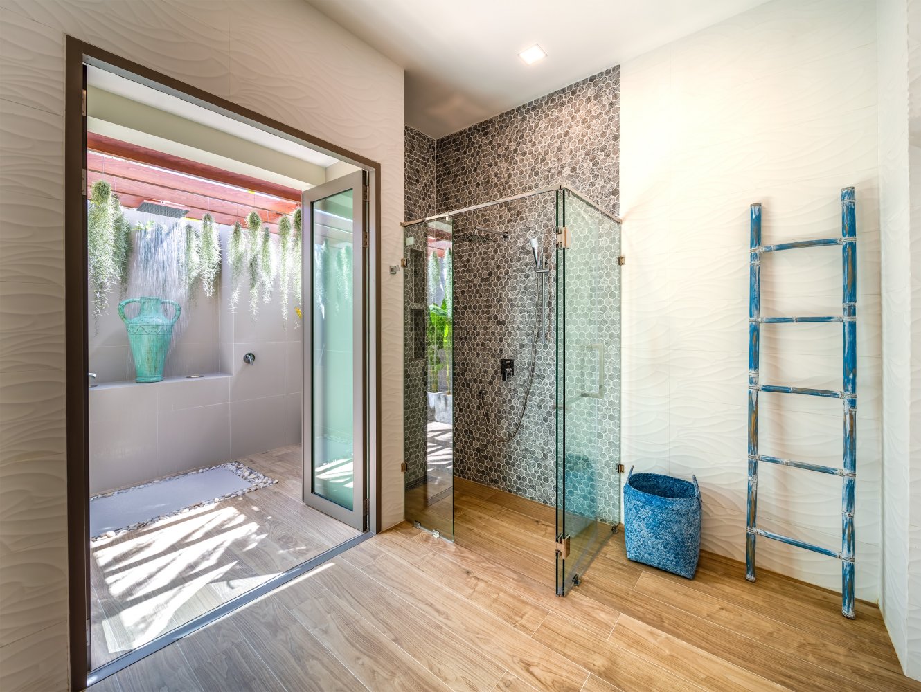 Property image - full photo 20