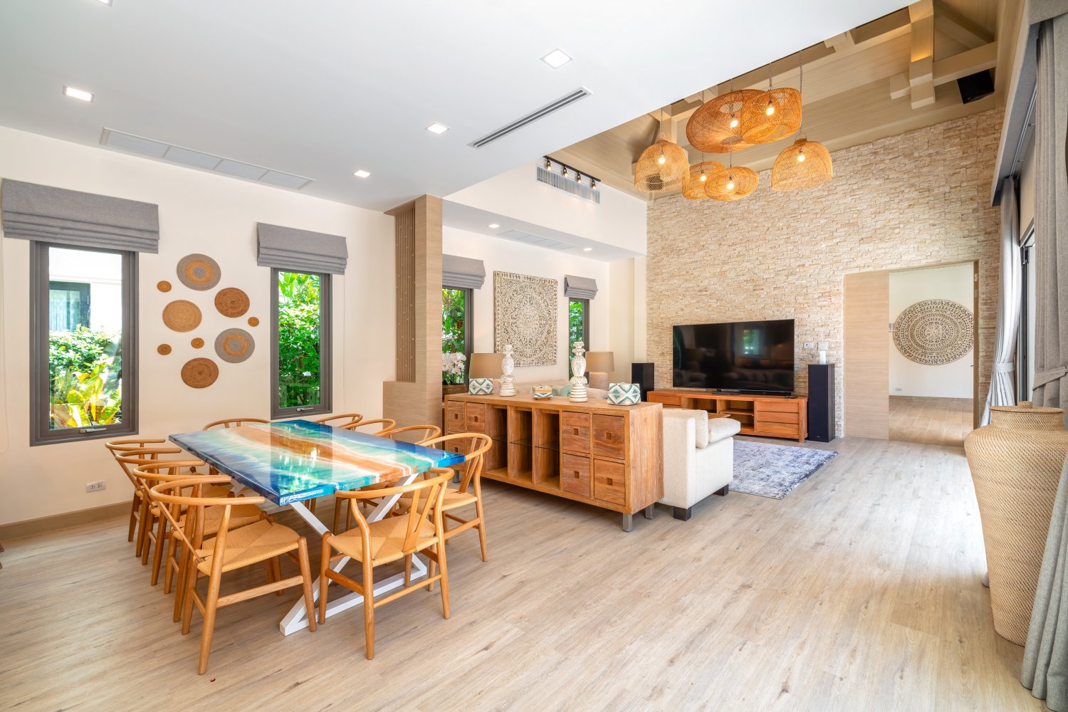 Property image - full photo 28