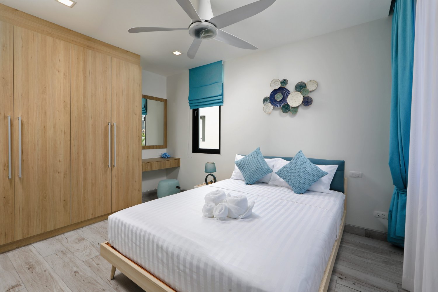Property image - full photo 16