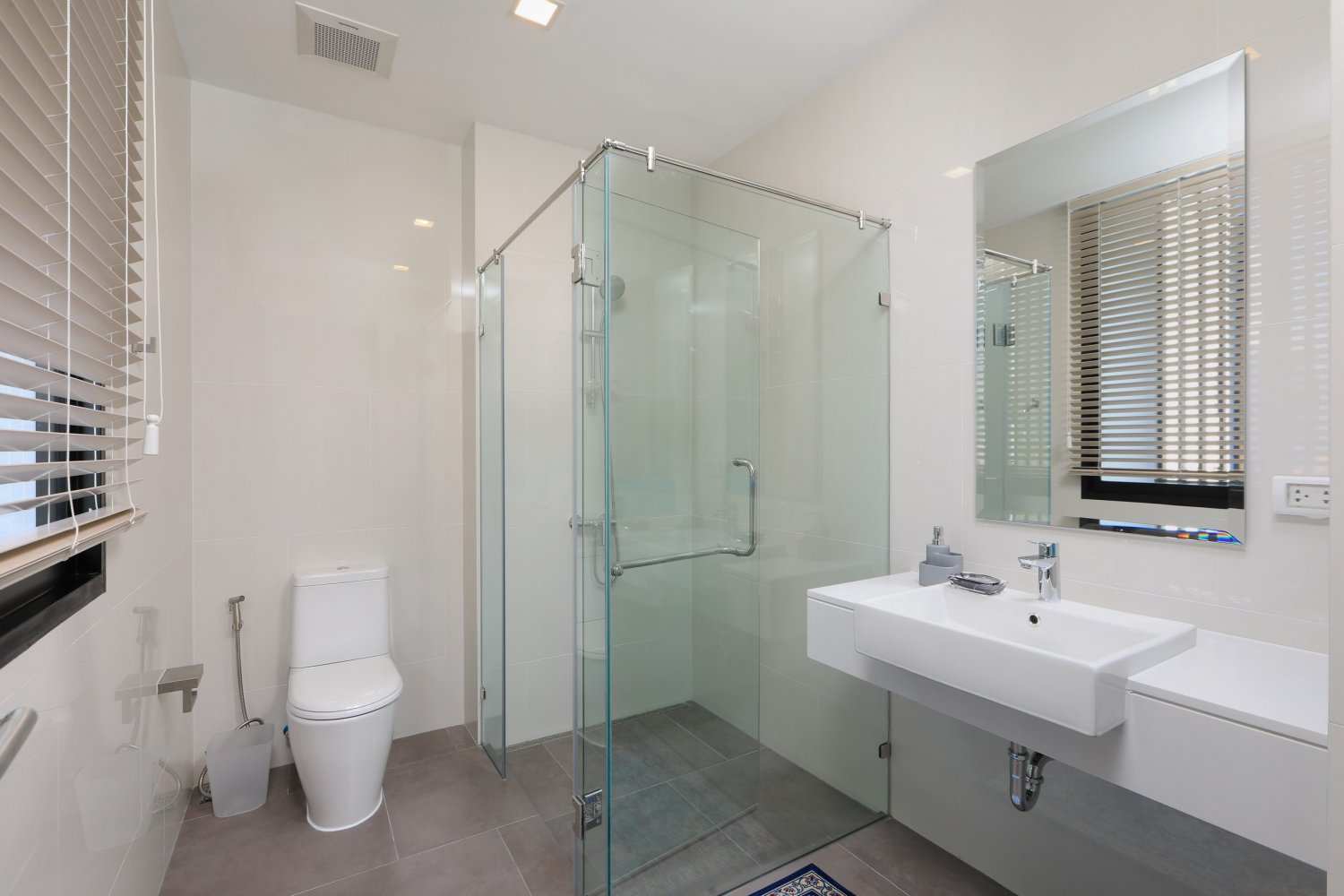 Property image - full photo 18