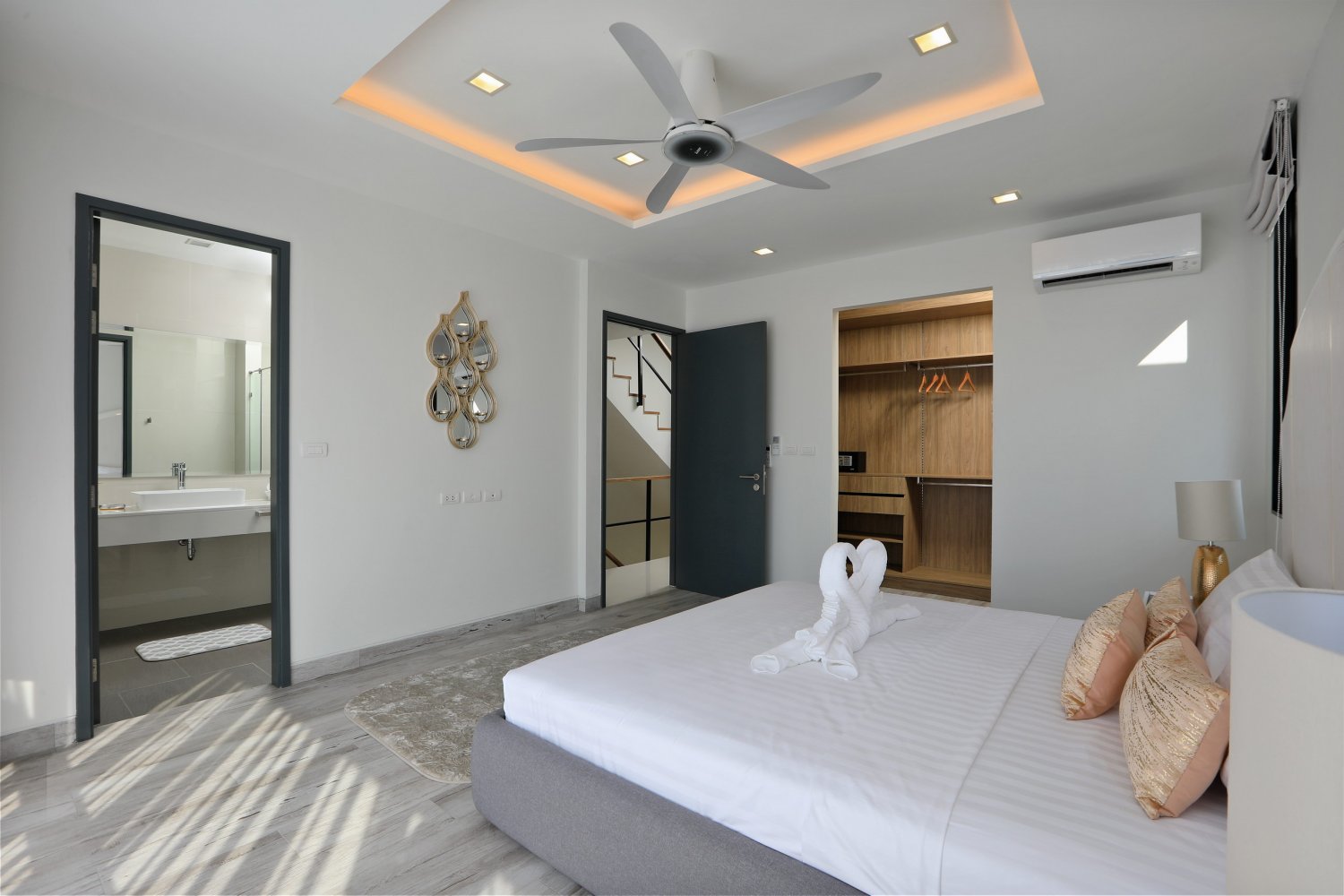 Property image - full photo 23