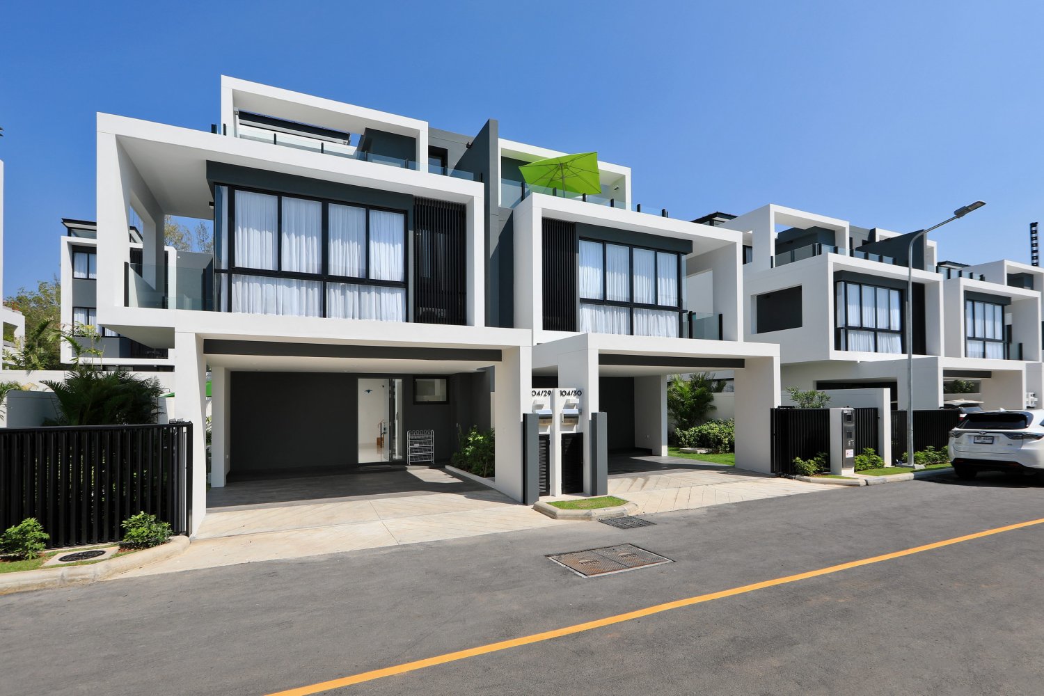 Property image - full photo 33