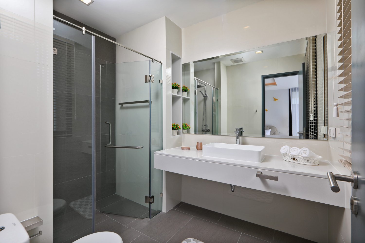 Property image - full photo 16