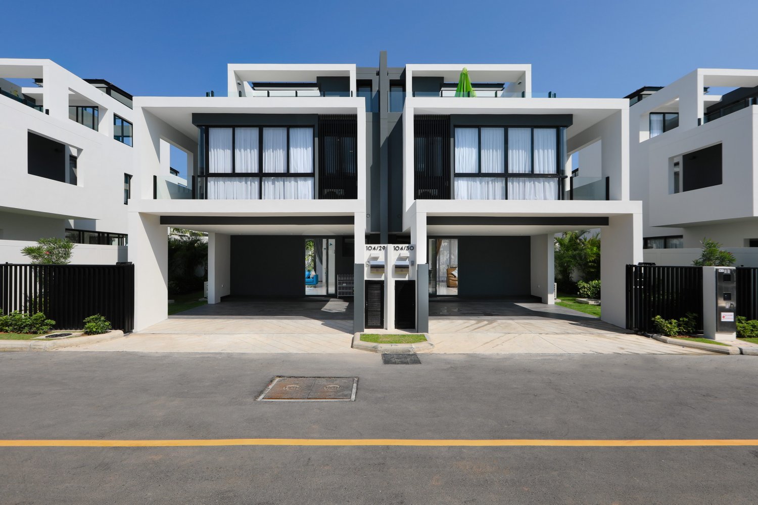 Property image - full photo 4