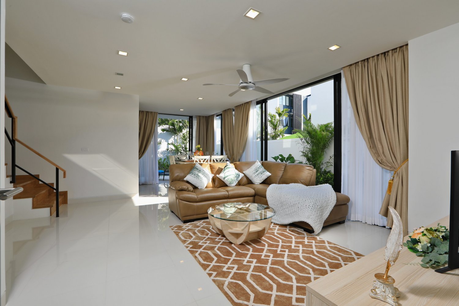 Property image - full photo 15
