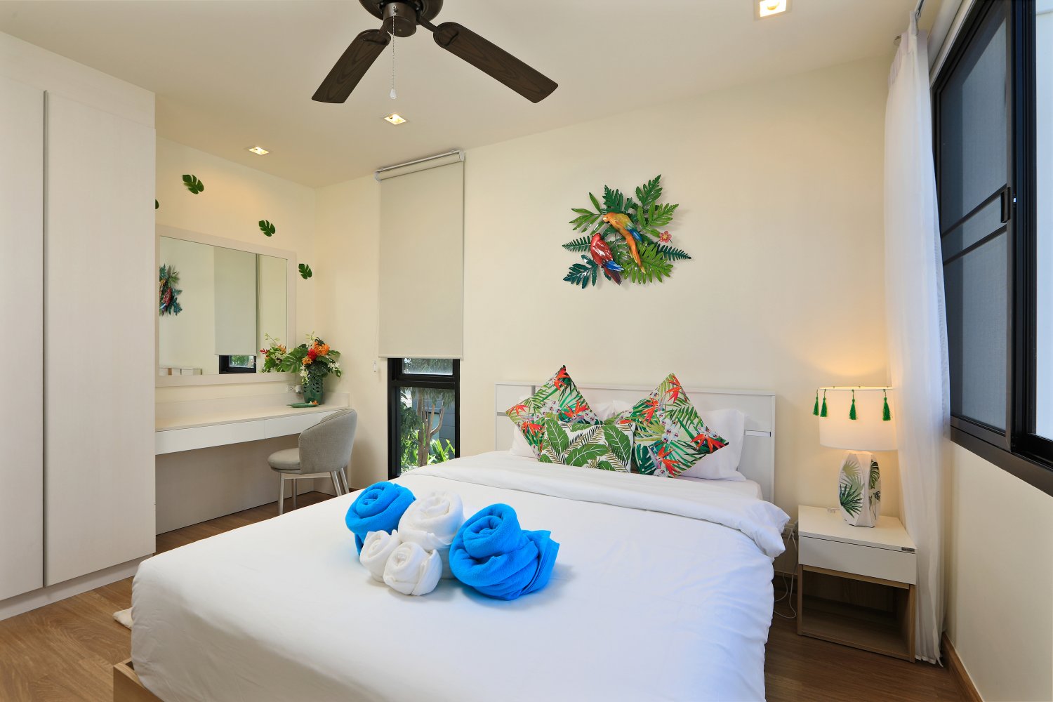 Property image - full photo 18