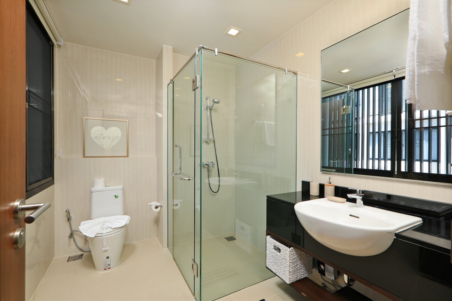 Property image - full photo 17