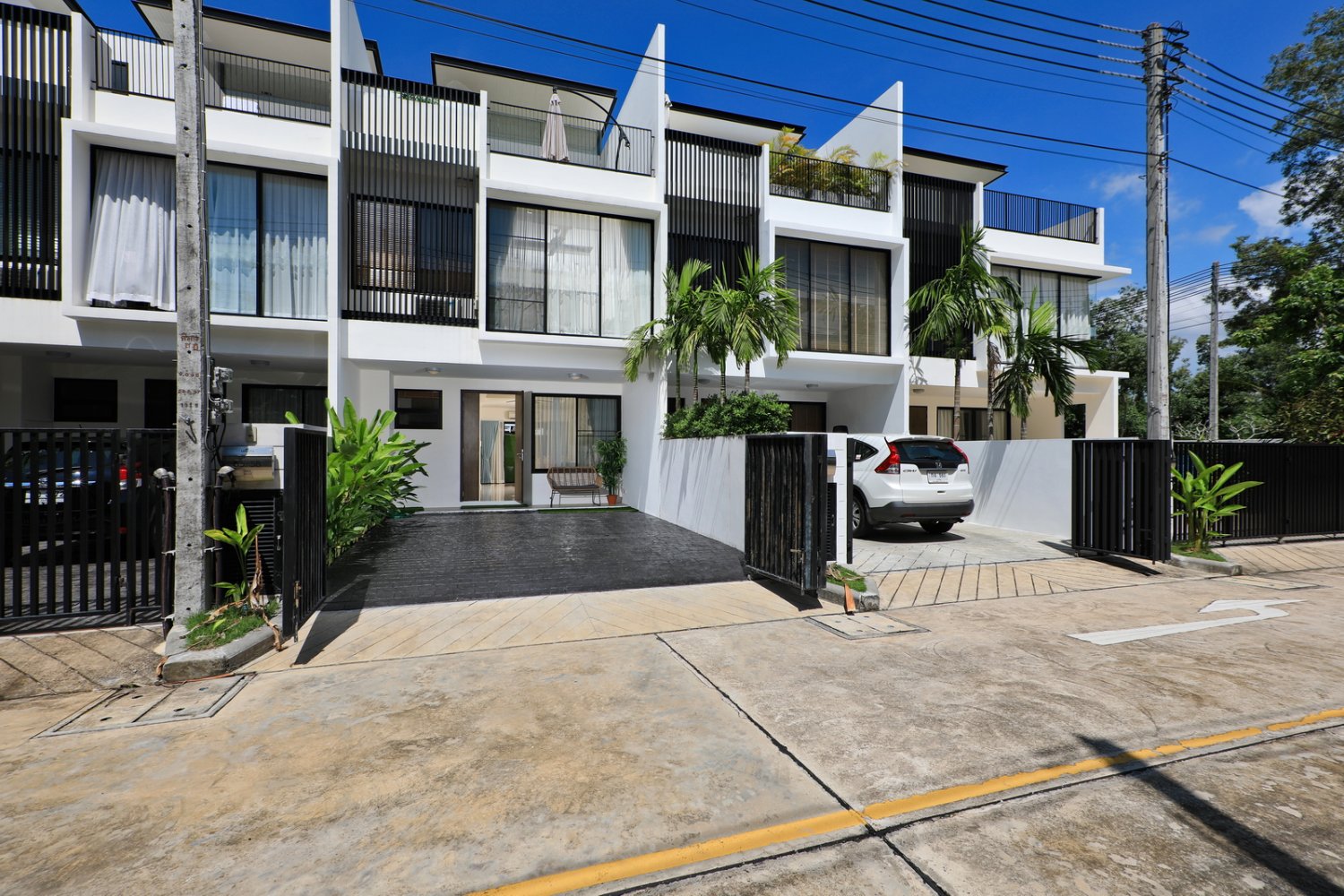 Property image - full photo 1