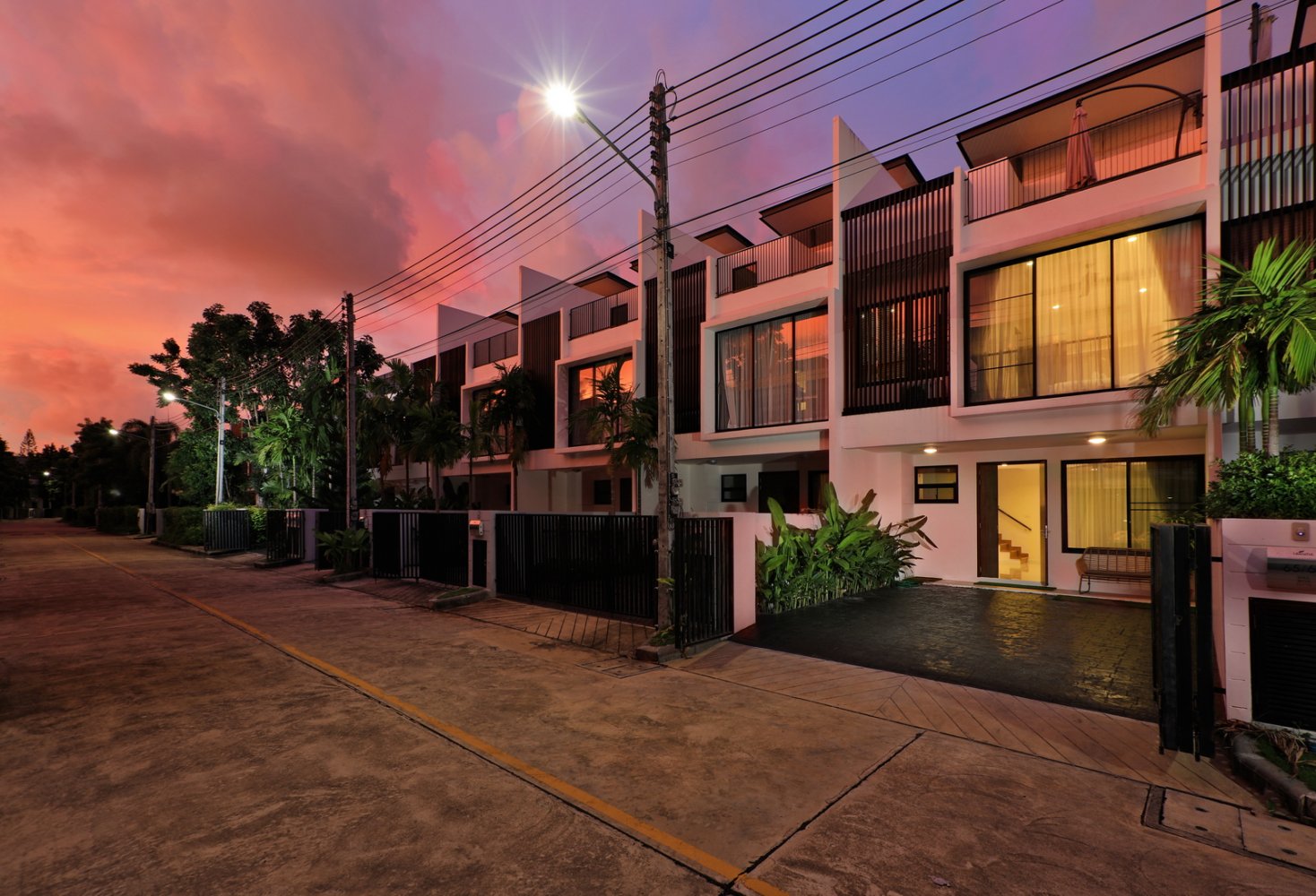 Property image - full photo 32