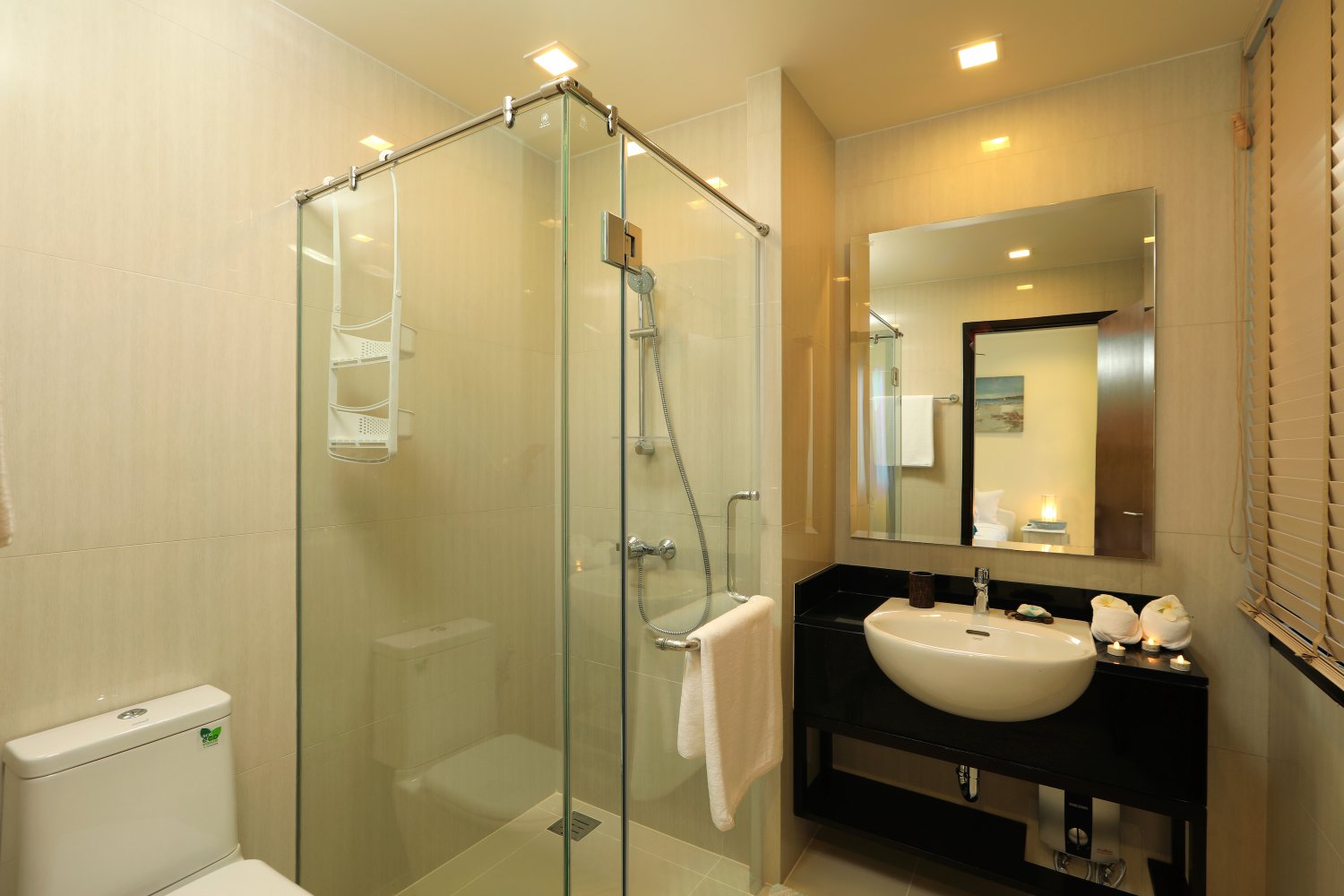 Property image - full photo 32