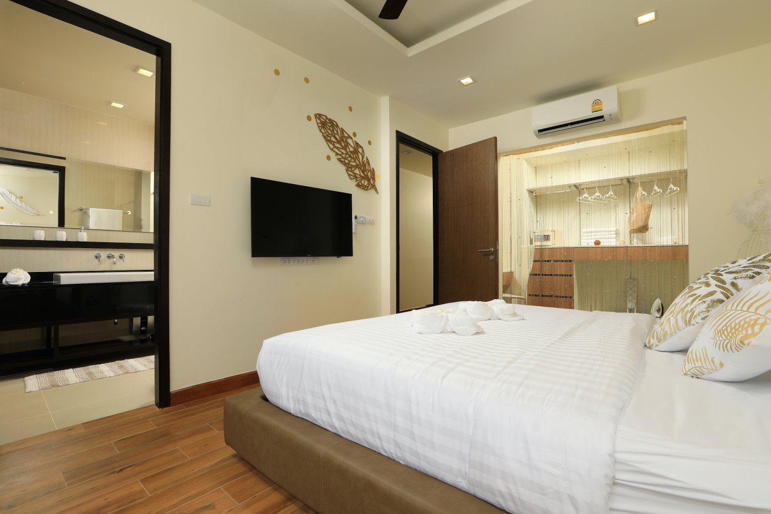 Property image - full photo 26