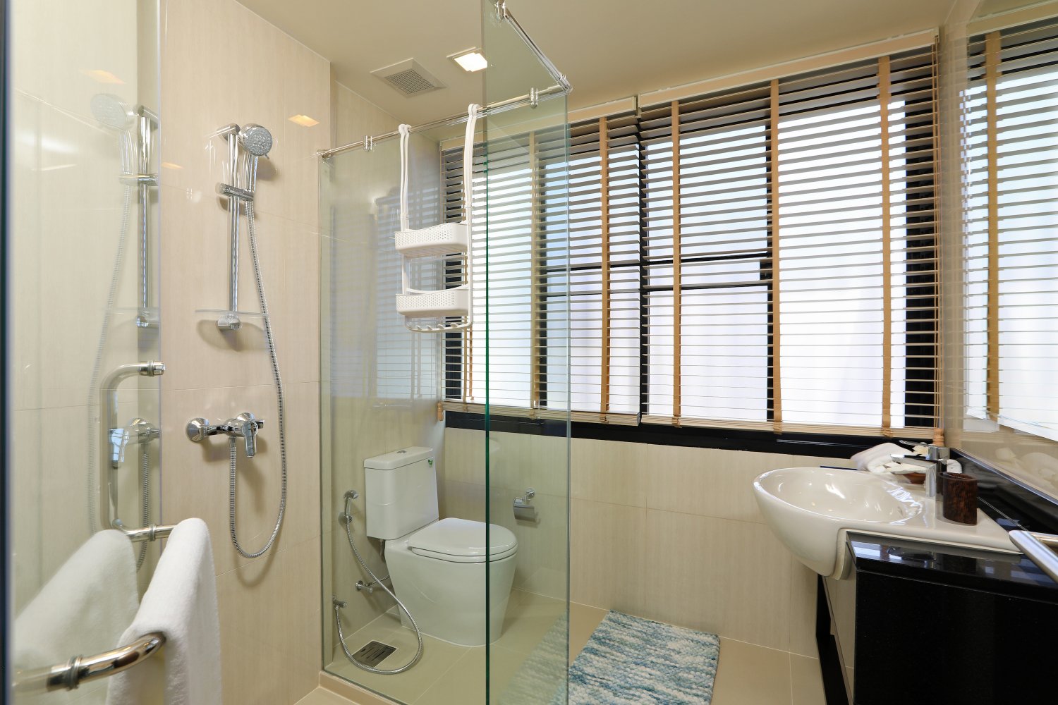 Property image - full photo 17