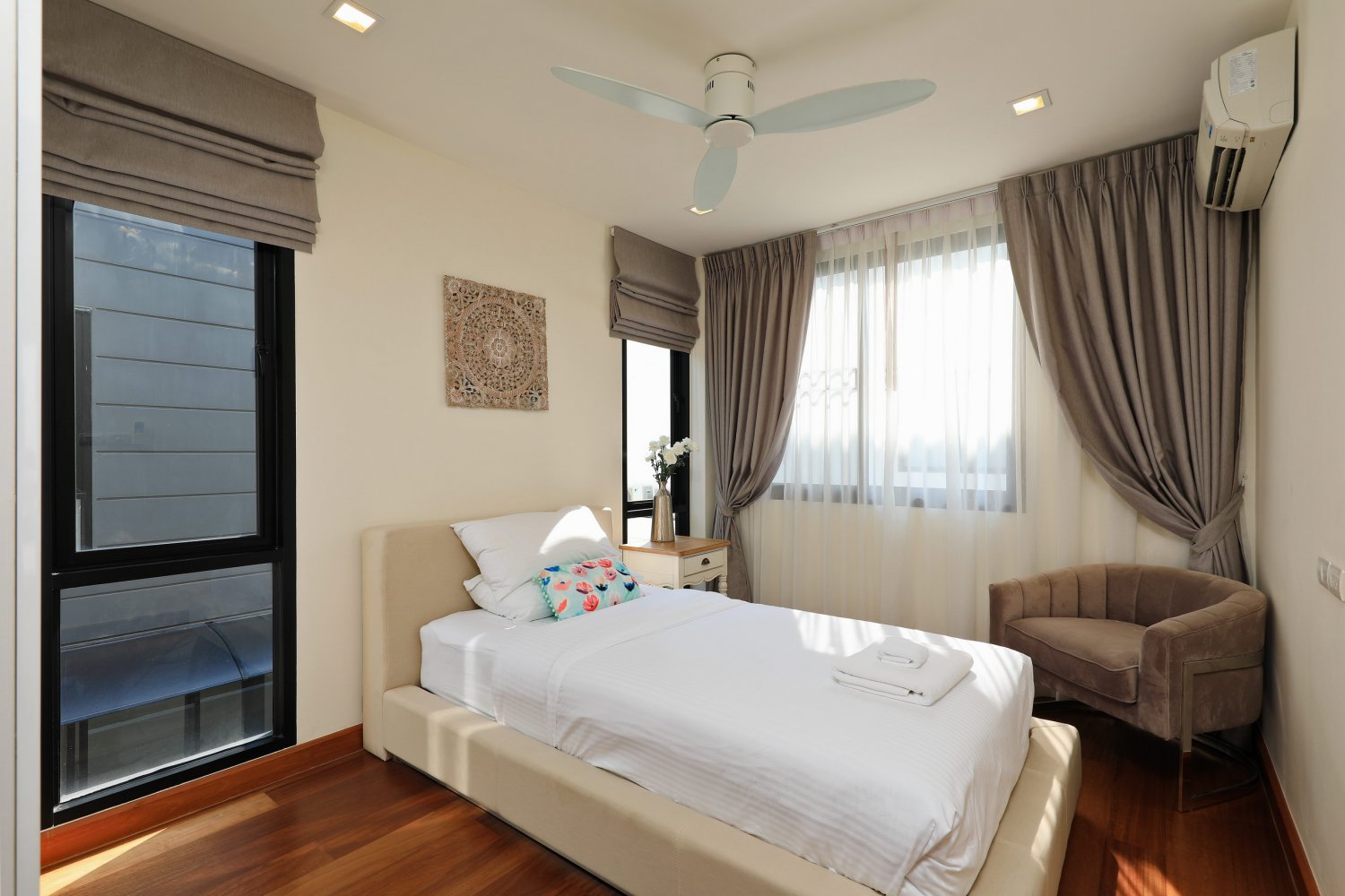 Property image - full photo 33