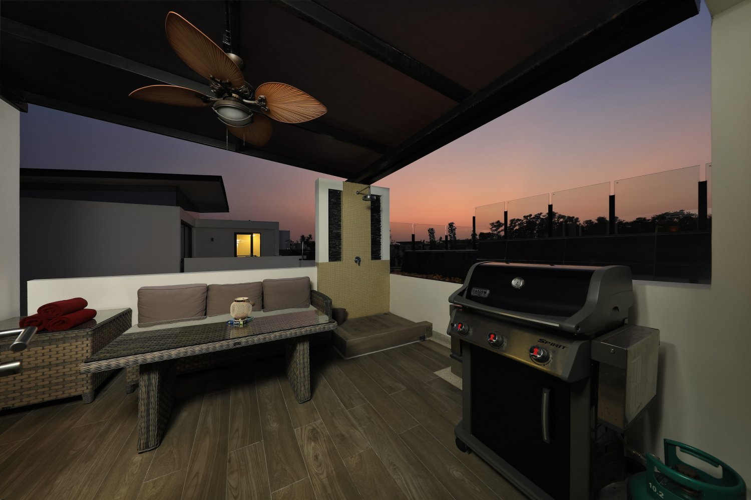 Property image - full photo 40