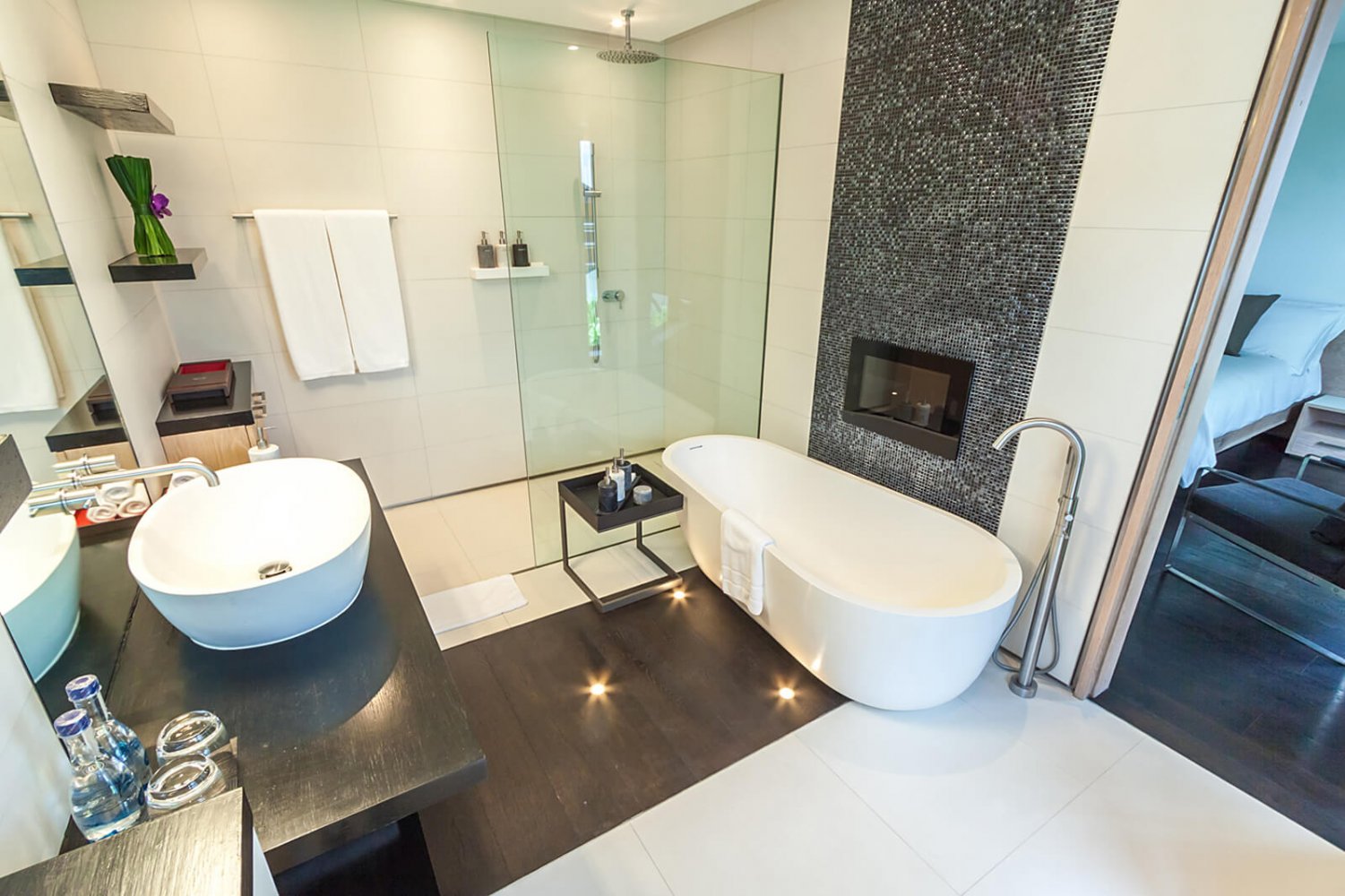 Property image - full photo 4
