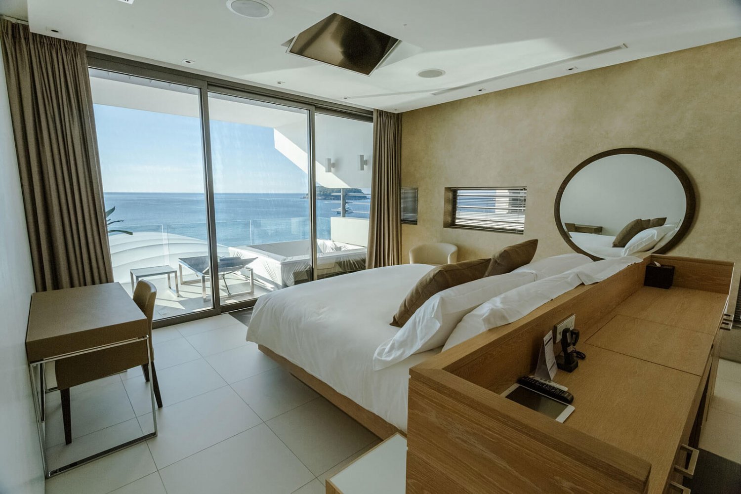Property image - full photo 6