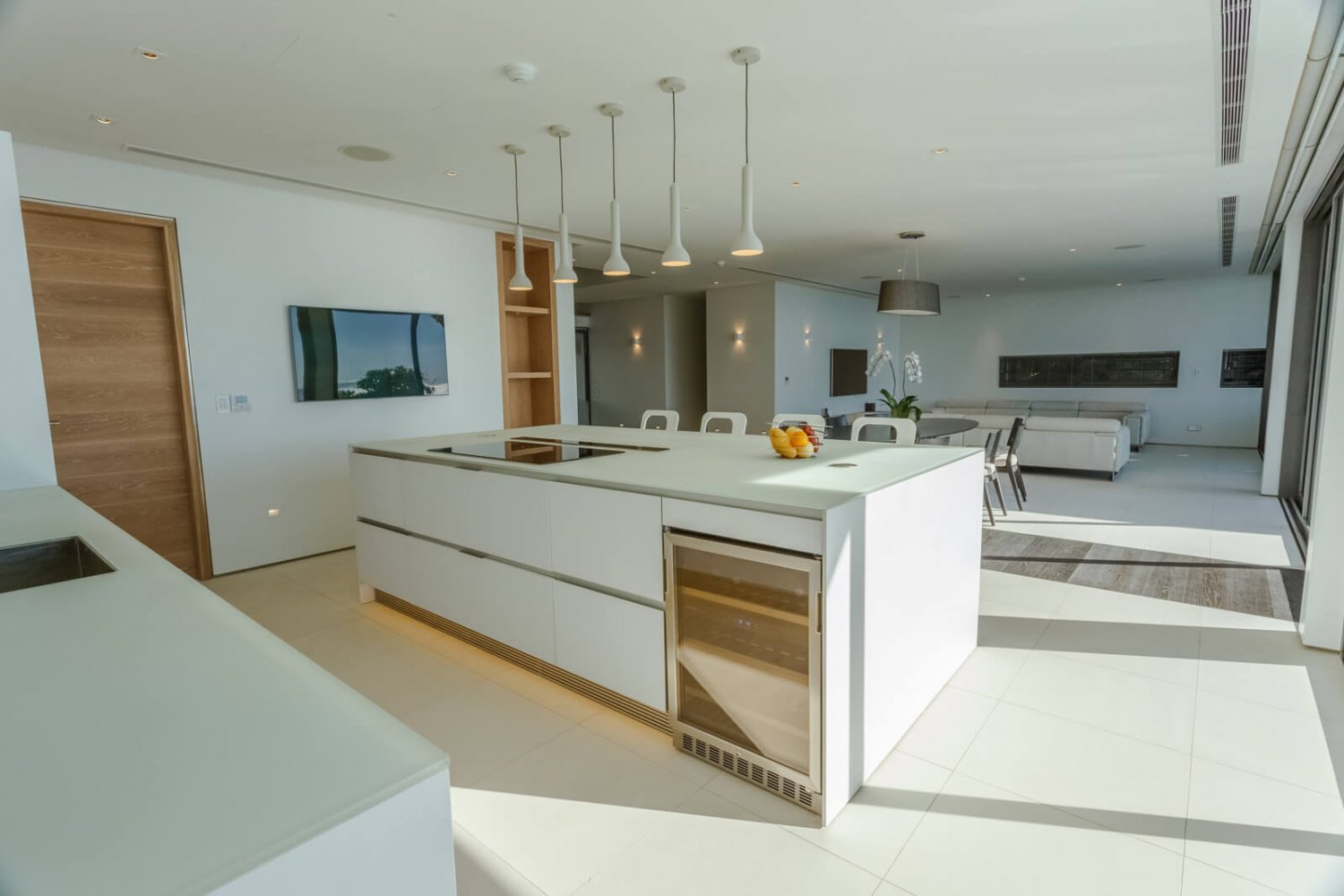 Property image - full photo 4