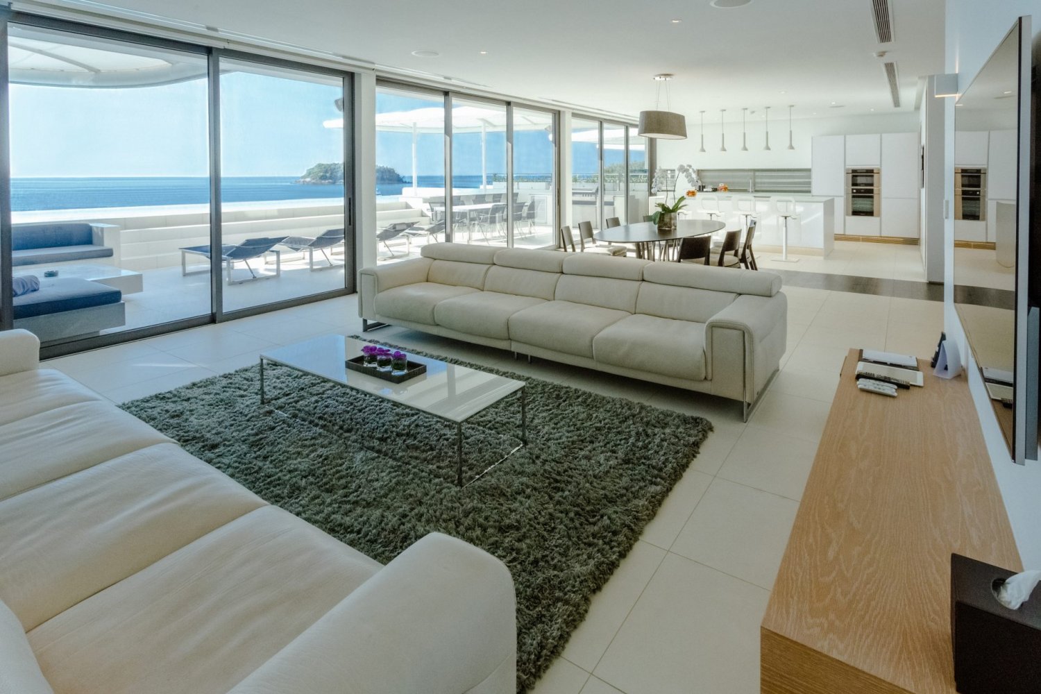 Property image - full photo 2