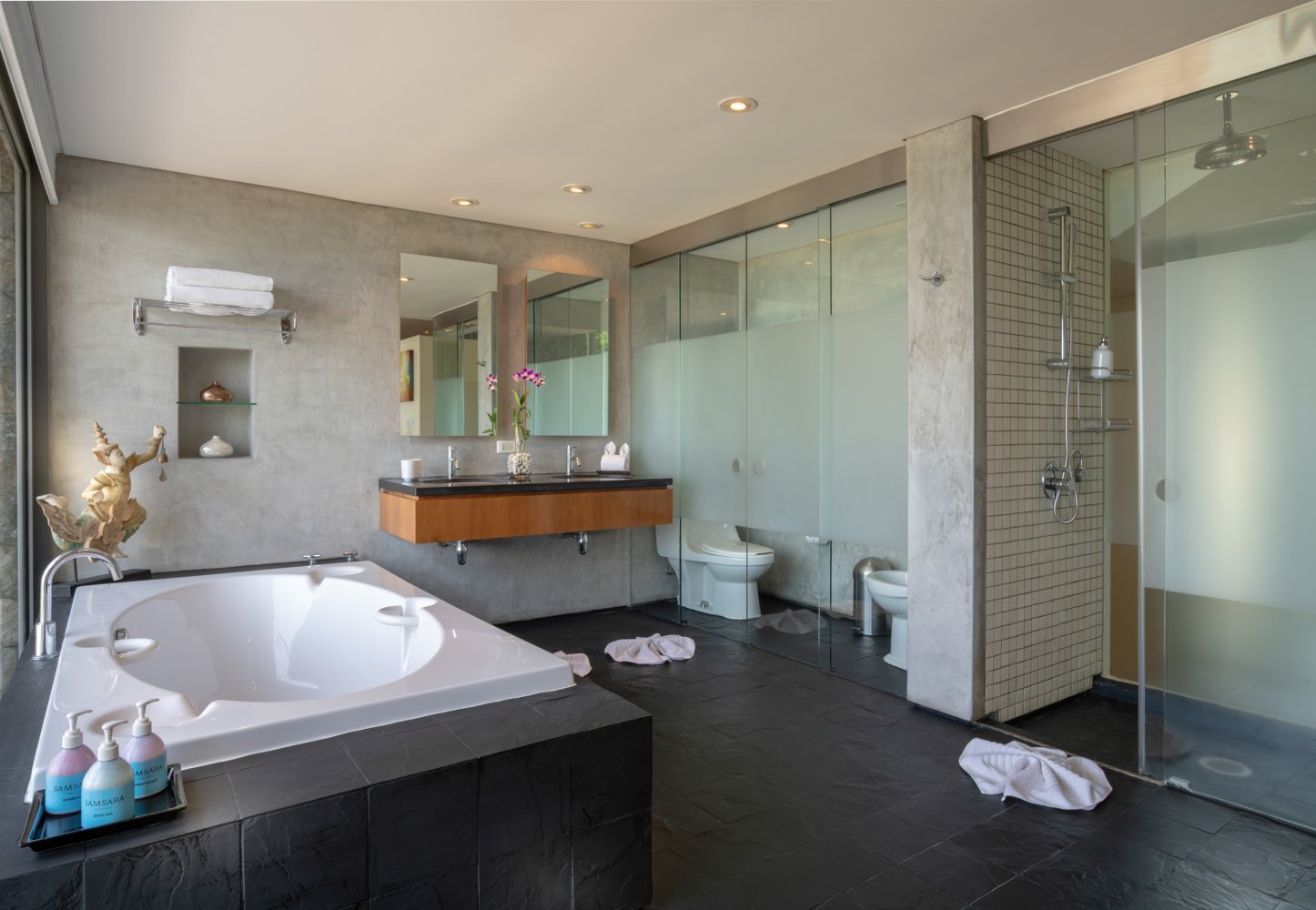 Property image - full photo 33