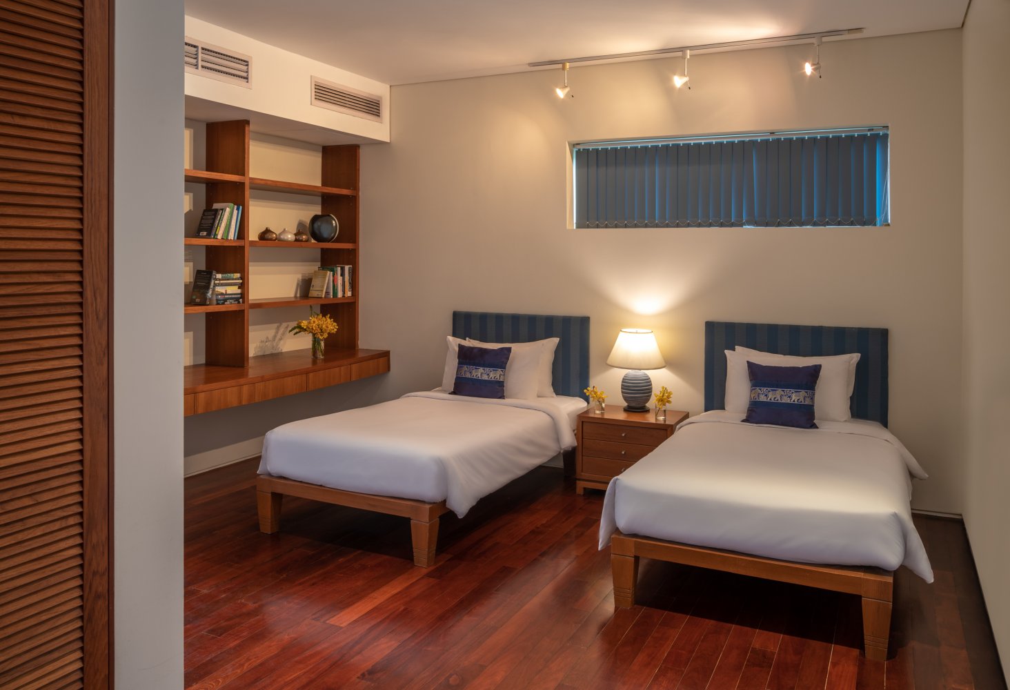 Property image - full photo 37