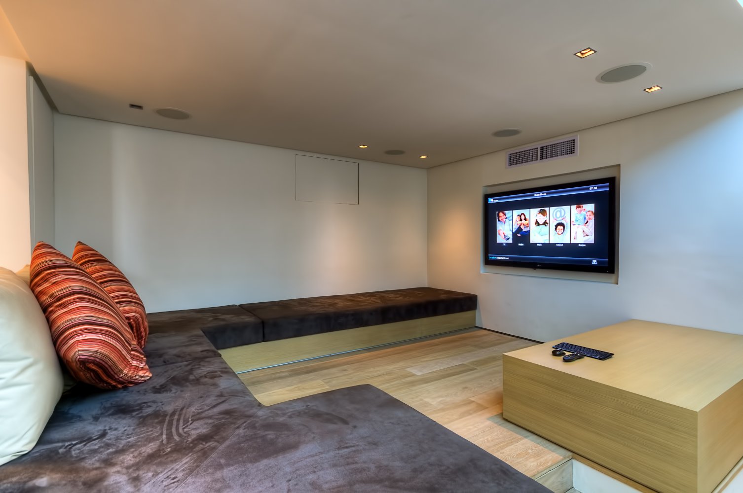 Property image - full photo 34