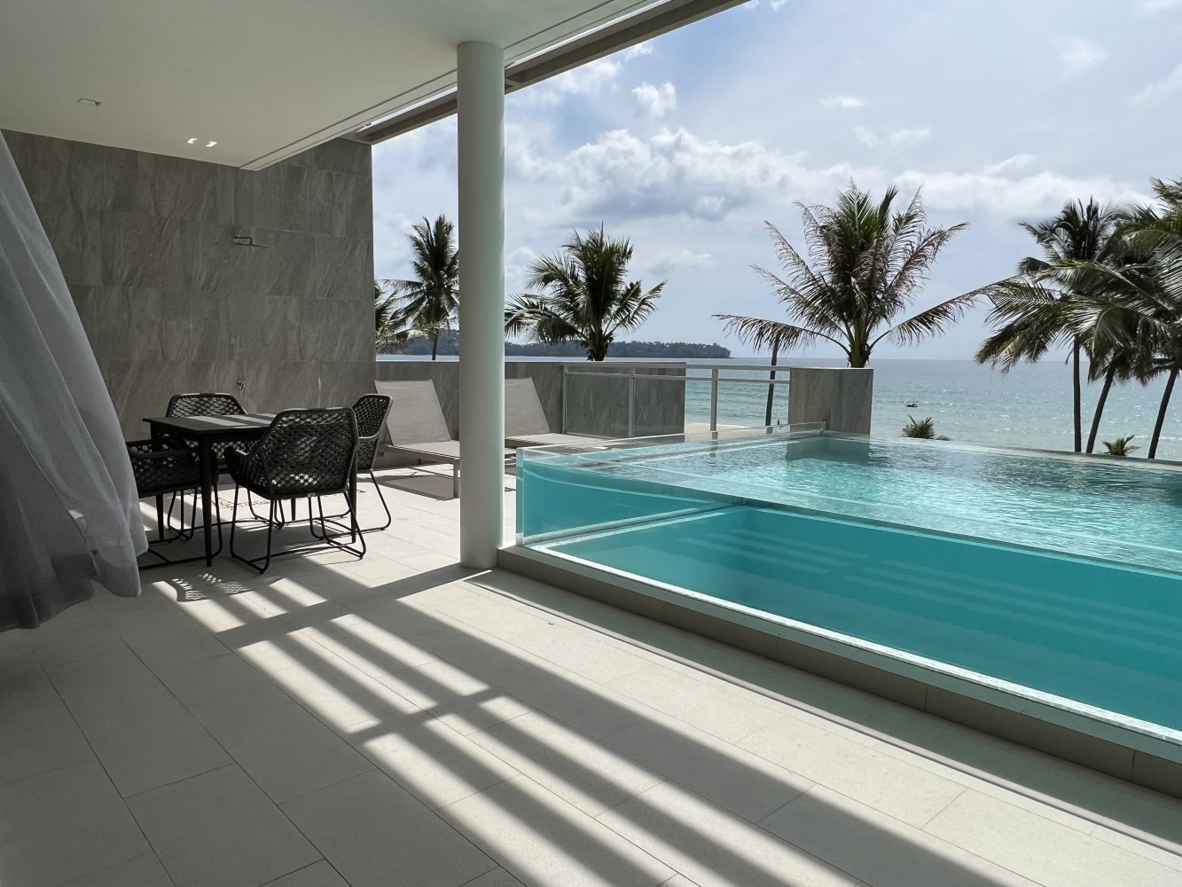Property image - full photo 2