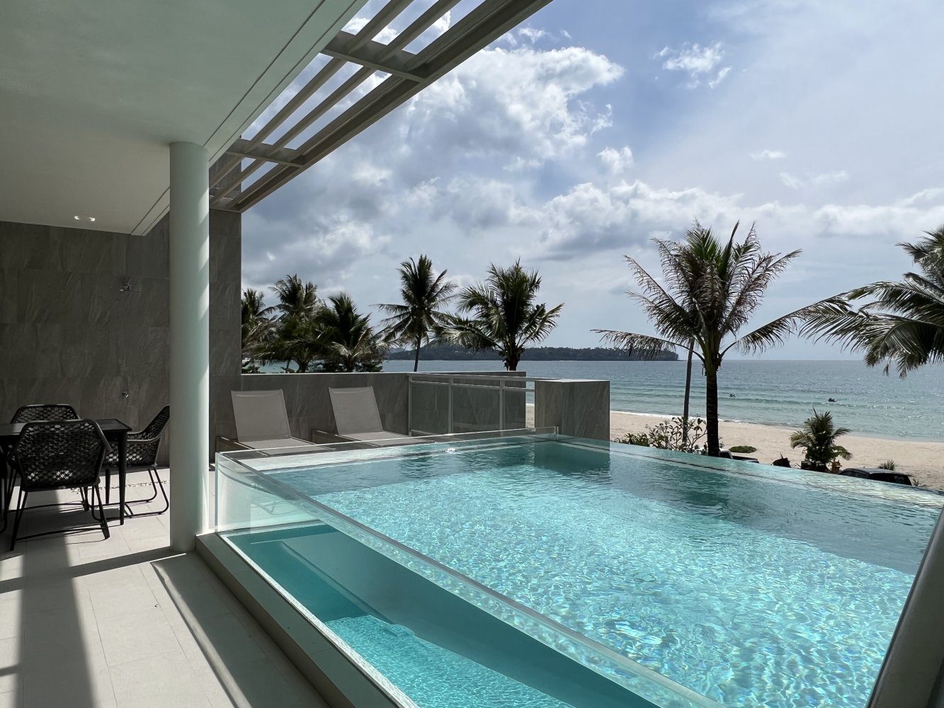 Property image - full photo 4