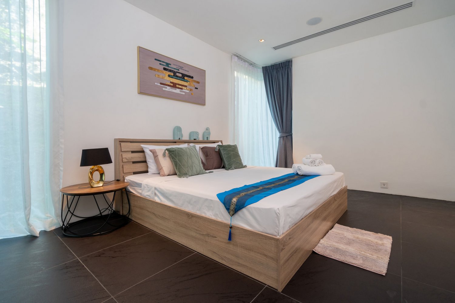 Property image - full photo 16
