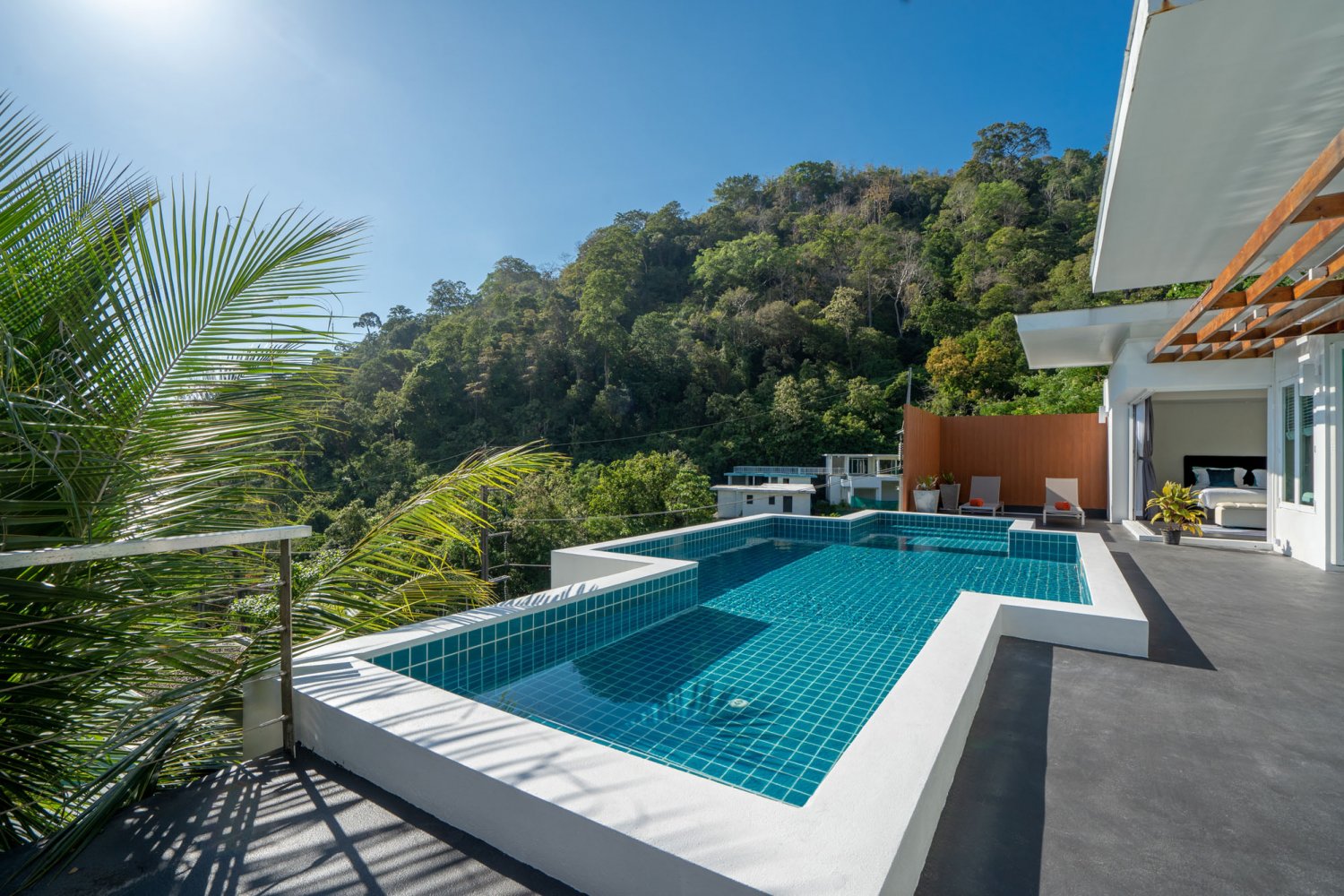 Property image - full photo 2