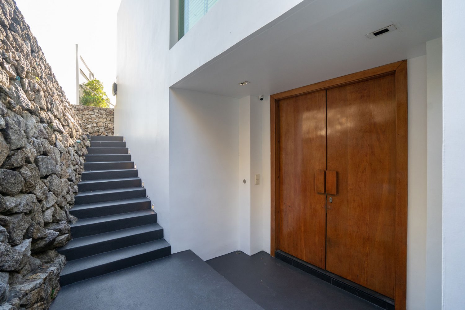 Property image - full photo 10