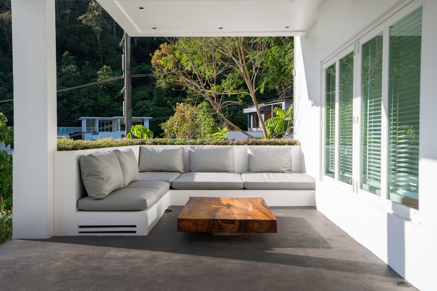 Property image - full photo 32