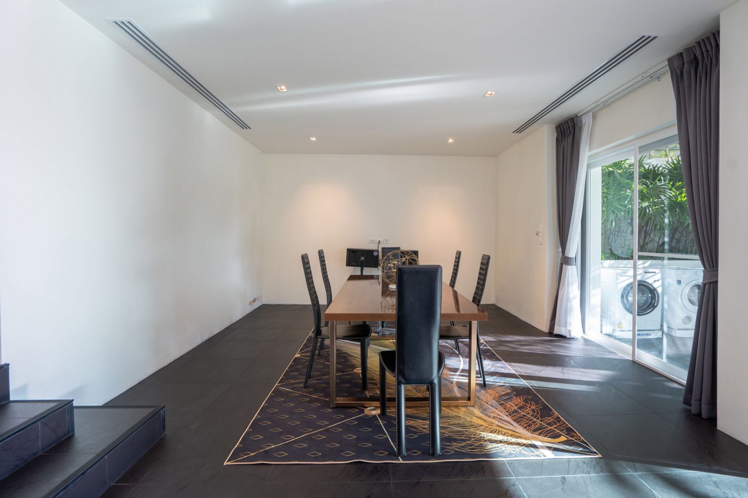Property image - full photo 36