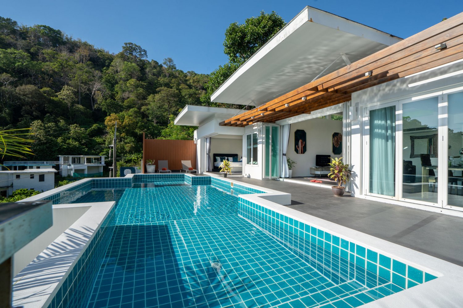 Property image - full photo 3