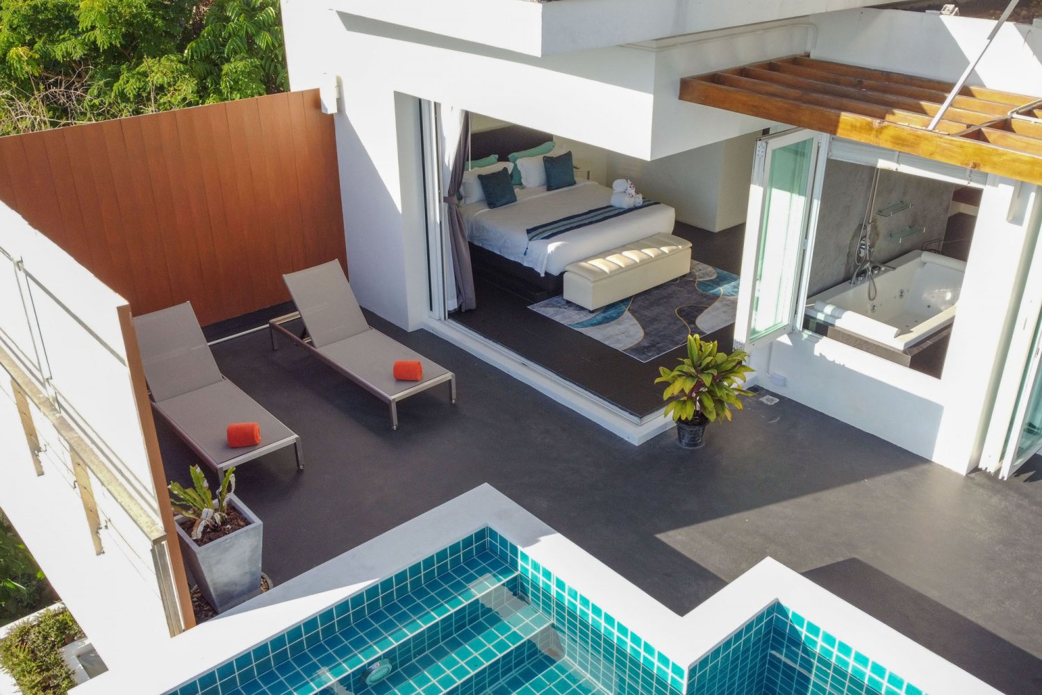 Property image - full photo 8