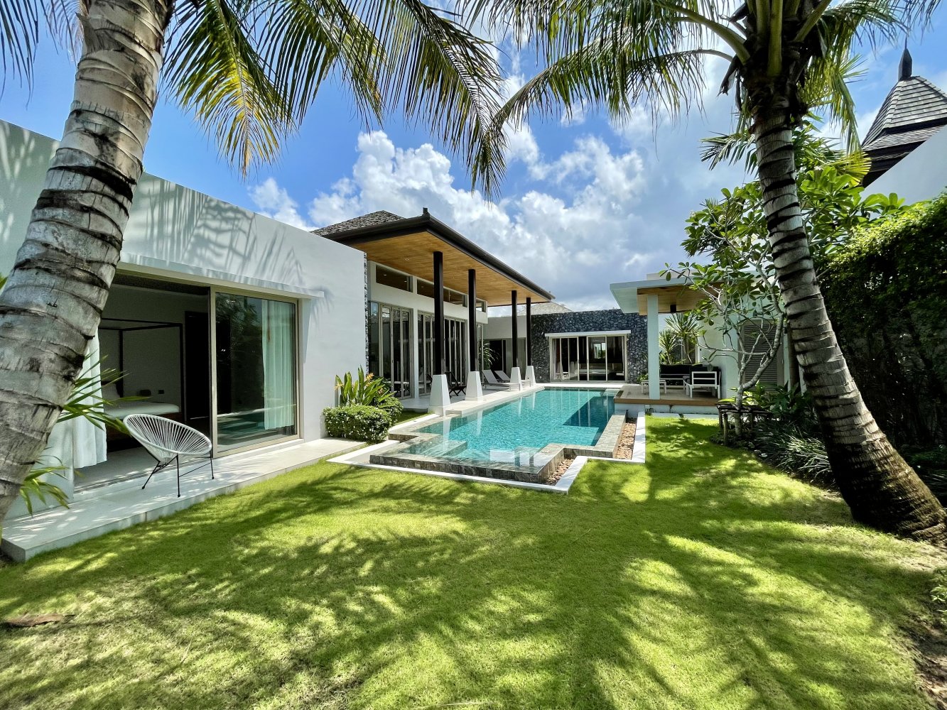 Property image - full photo 2